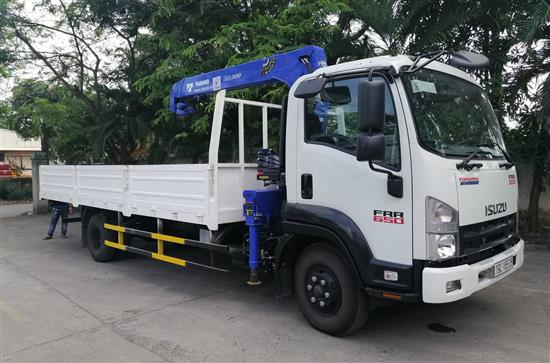 Xe tải isuzu gắn cẩu tadano 3 tấn 4 đốt